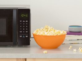 AmazonBasics Alexa Voice Controlled Microwave