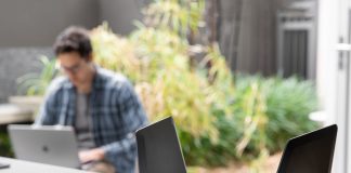 Netgear Nighthawk AX8 8-Stream Wi-Fi Router Netgear Nighthawk AX8 8 Stream WiFi Router